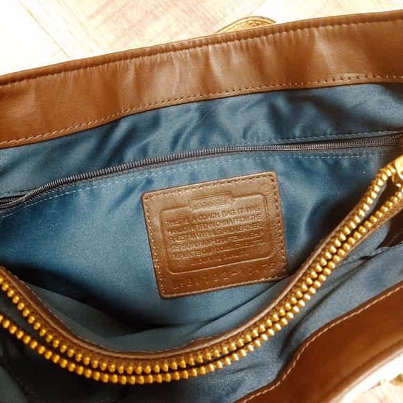 Coach purse - Picture 3 of 4